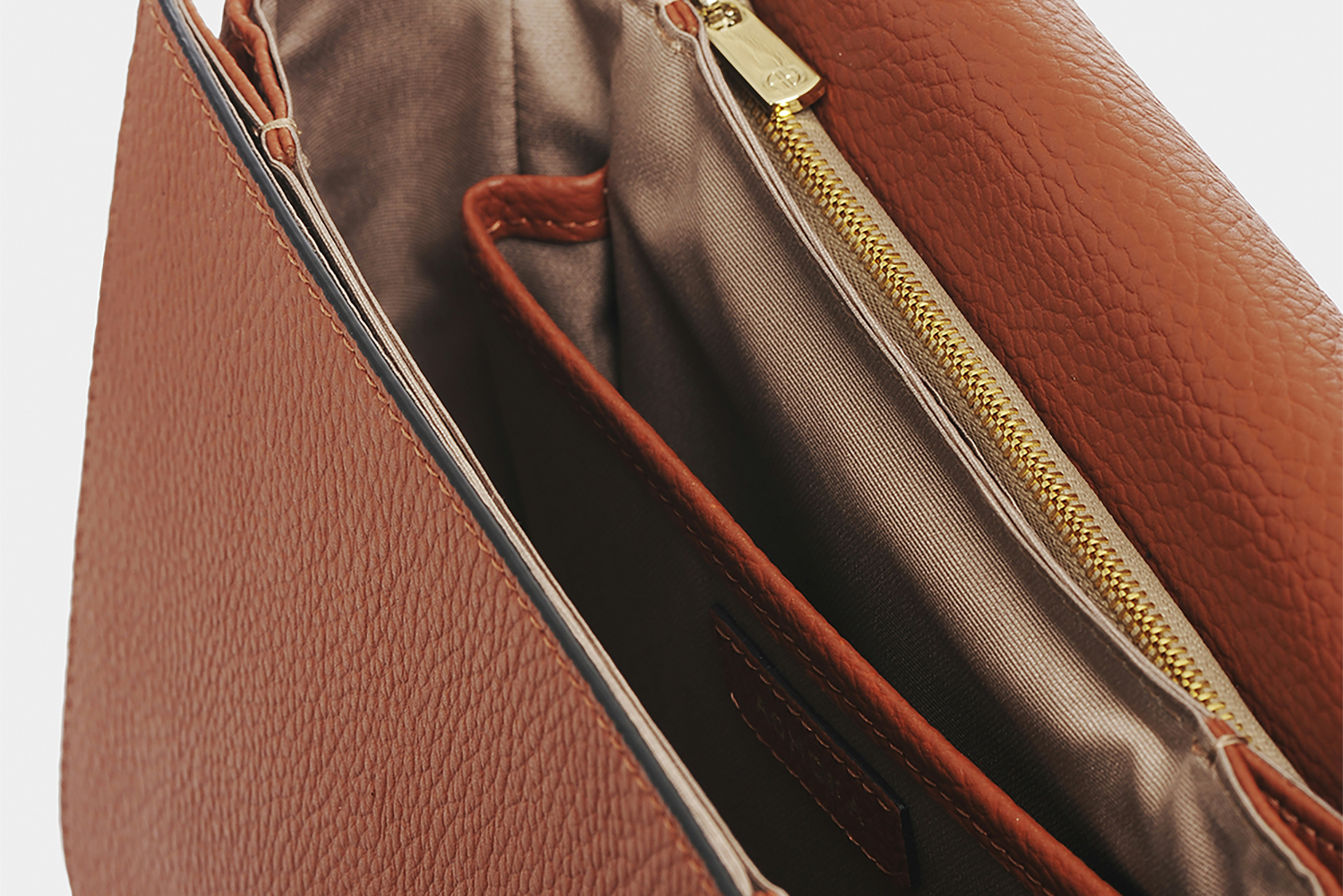 Comment entretenir un sac en cuir pour le faire durer ?