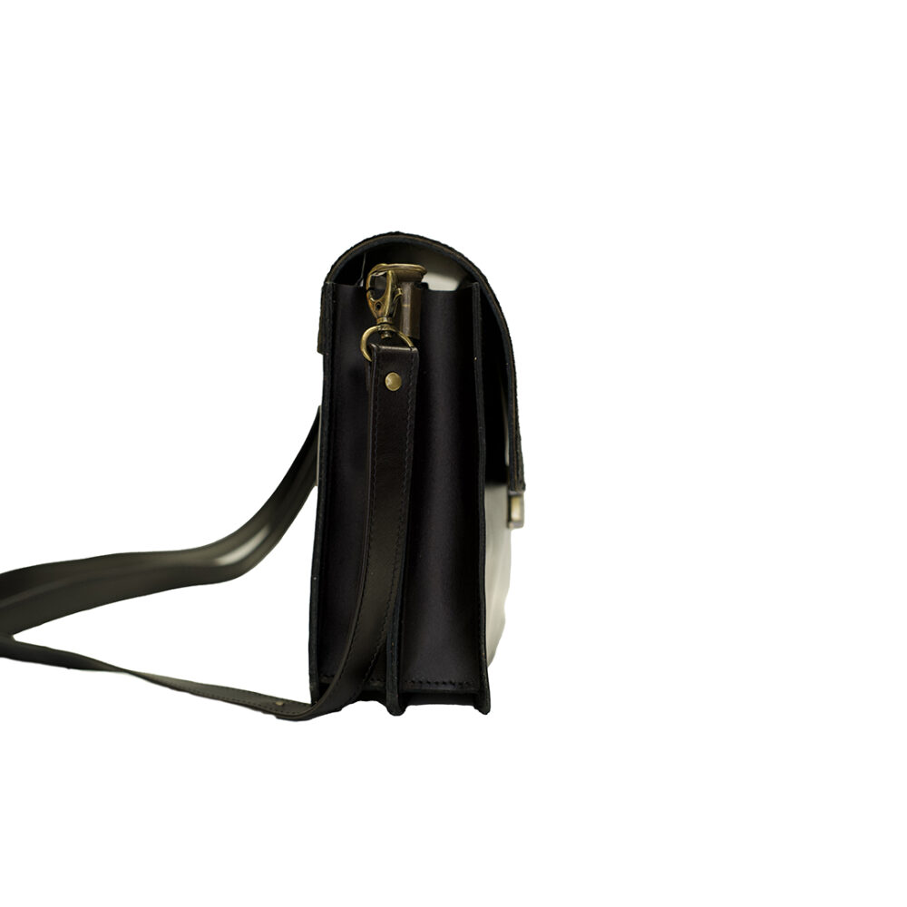 Sac Camille - Noir Lisse & rabat en cuir à poils – Image 3
