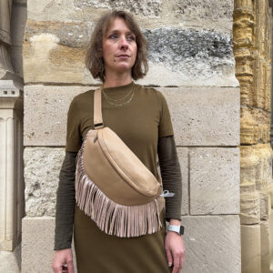 Banane en cuir à franges beige